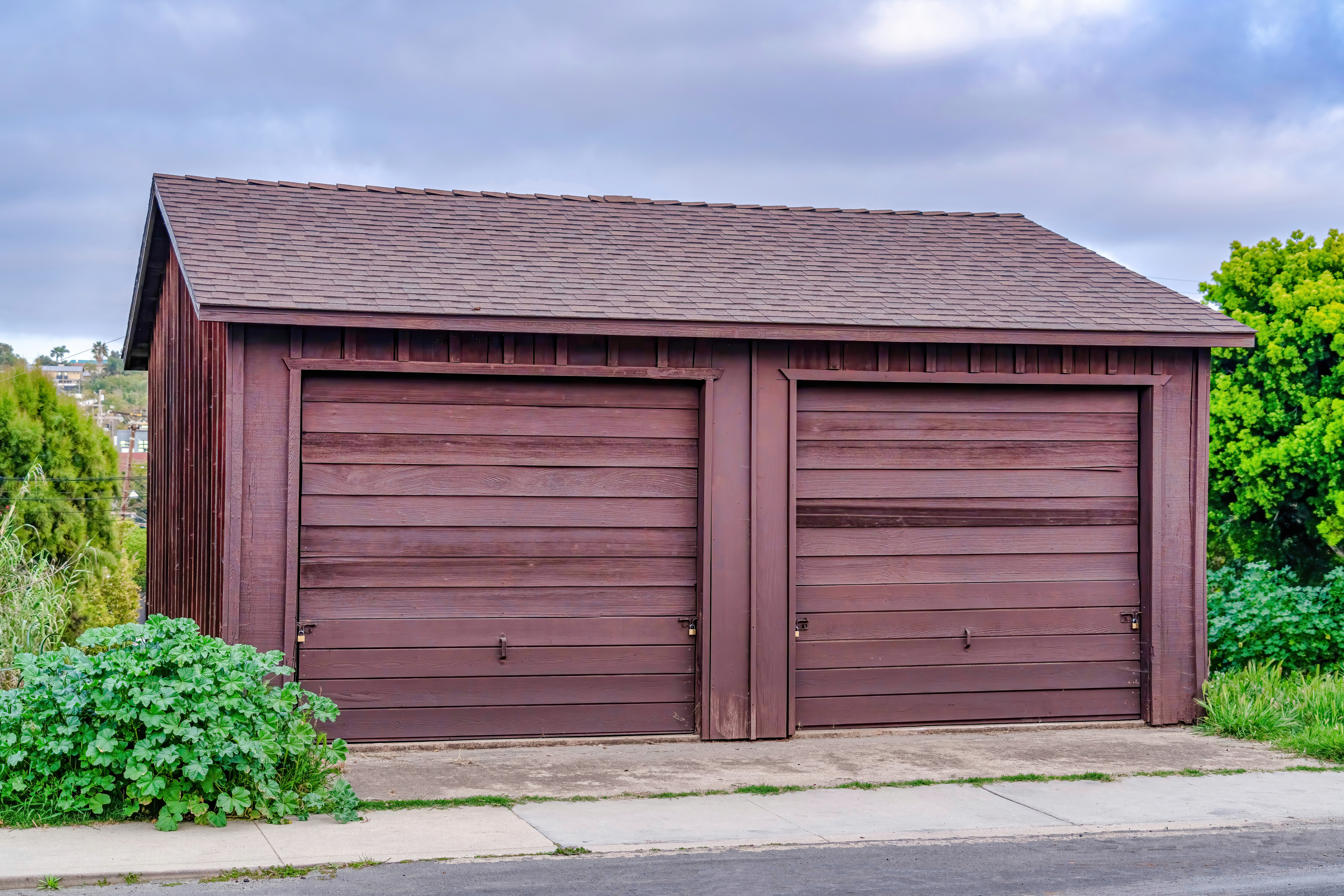 Detatched wooden garage